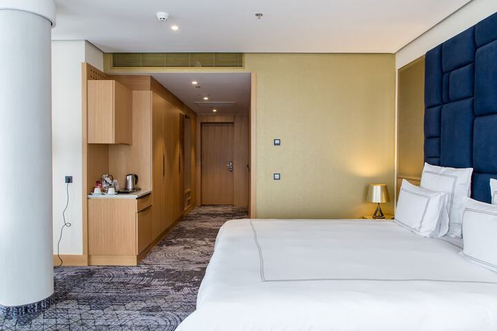 Room 35 of 80