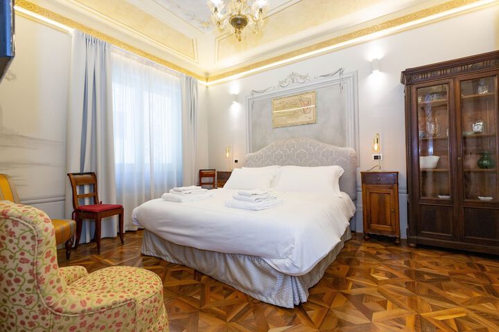 Room 44 of 90