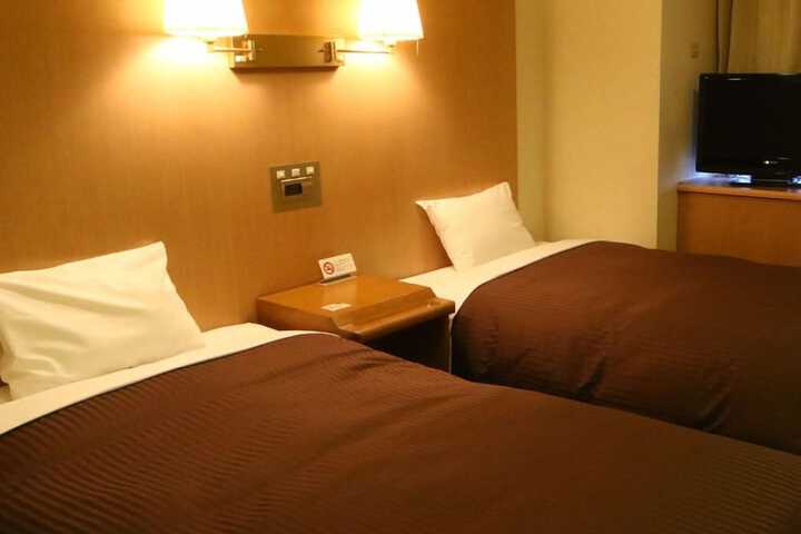 Room 20 of 37
