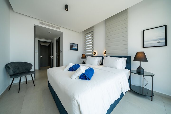 Room 27 of 77