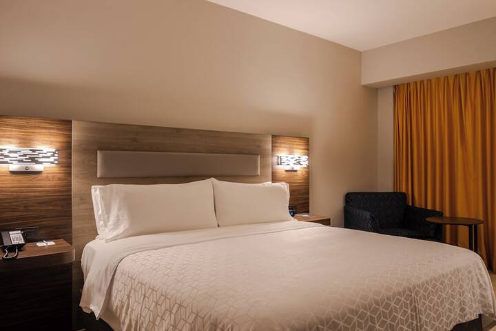 Room 10 of 43