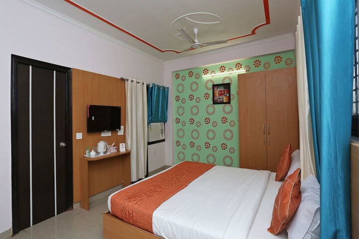 Room 12 of 36