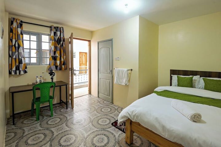 Room 6 of 35