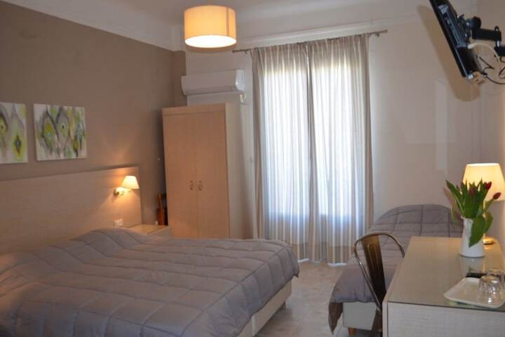 Room 2 of 22