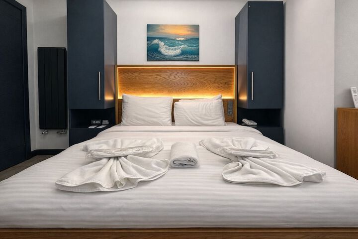 Room 14 of 30