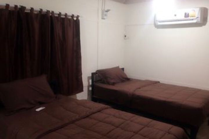 Room 6 of 13
