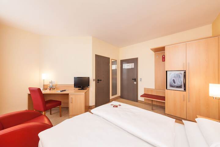 Room 7 of 71