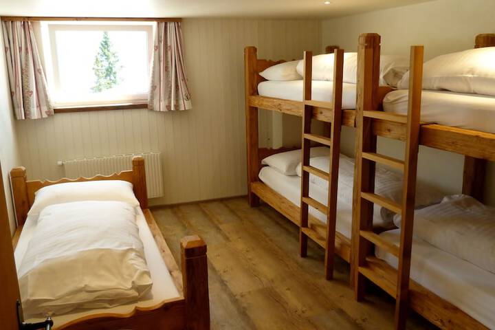 Room 7 of 51