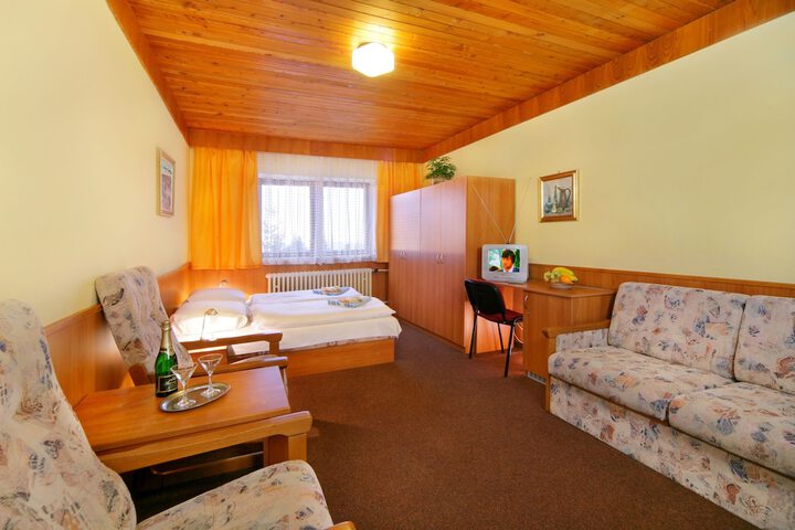 Room 2 of 21