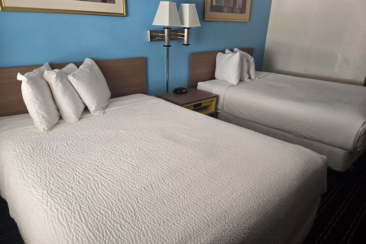 2 Double Beds No Elevator (6 of 13)