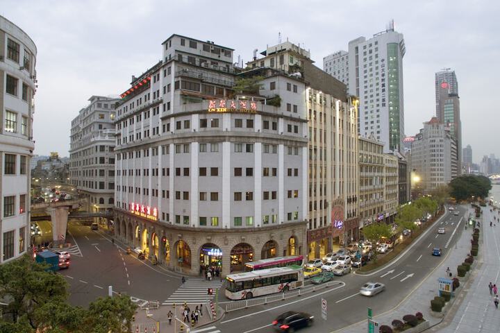 Xinhua Hotel