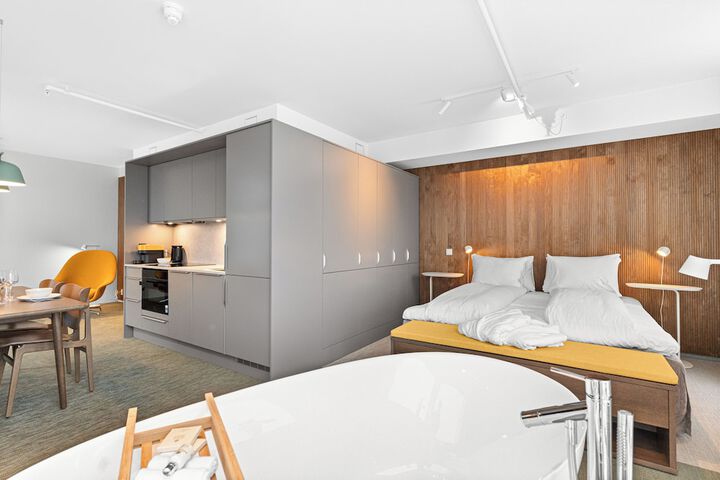Room 42 of 86