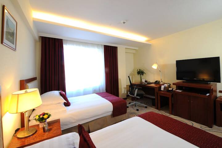 Room 91 of 325