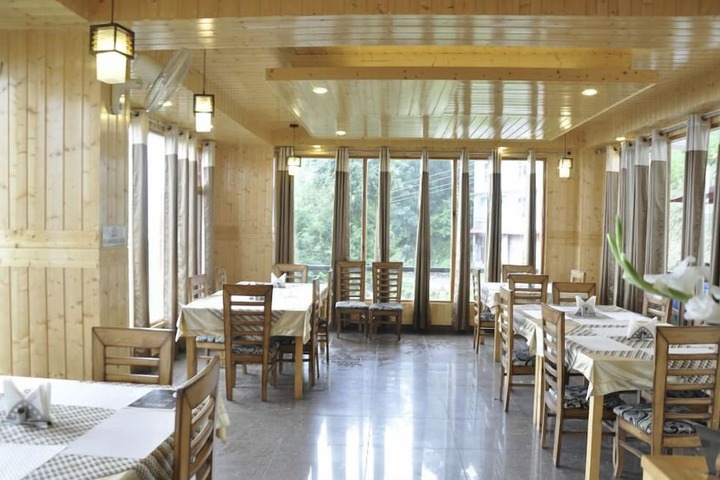 Dining 9 of 20