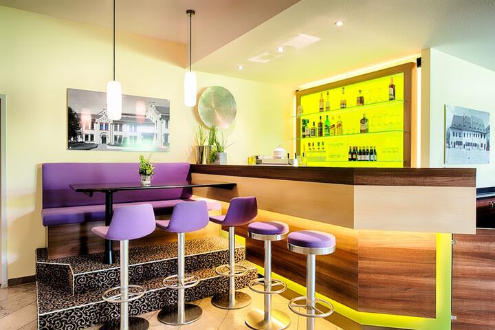 Lounge 59 of 79