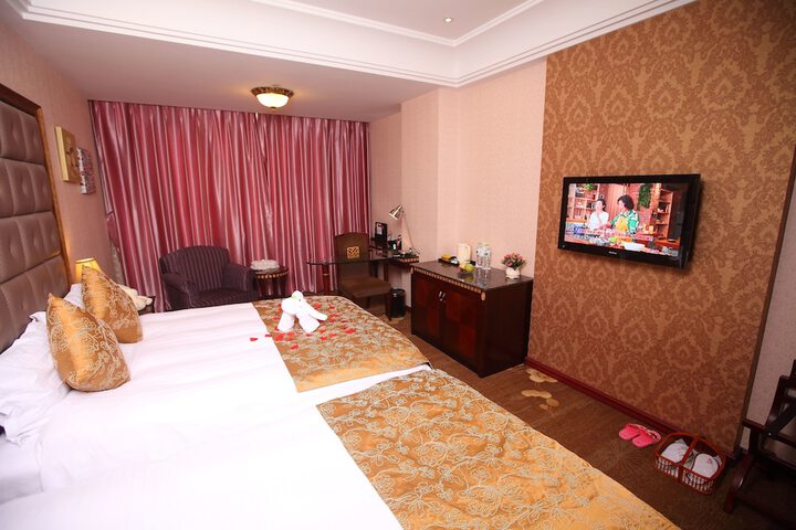 Room 8 of 48