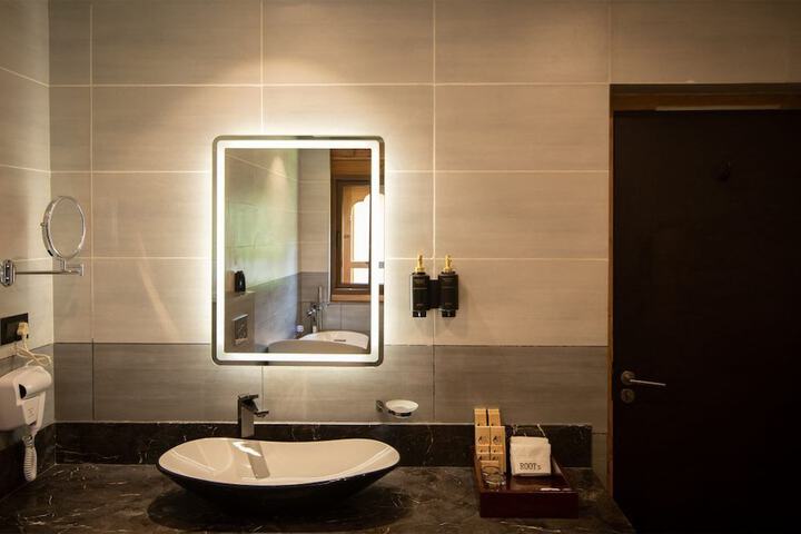 Room 15 of 25
