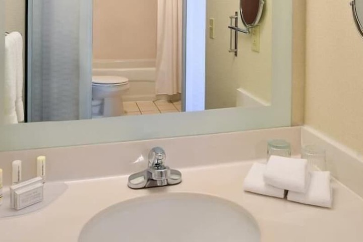 Bathroom sink