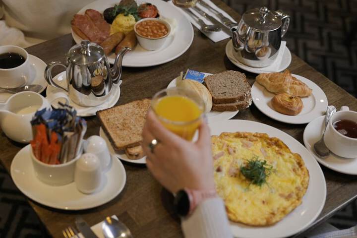 Breakfast/Coffee Service 20 of 27