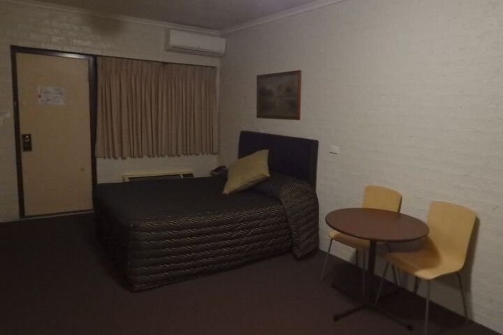 Room 6 of 43