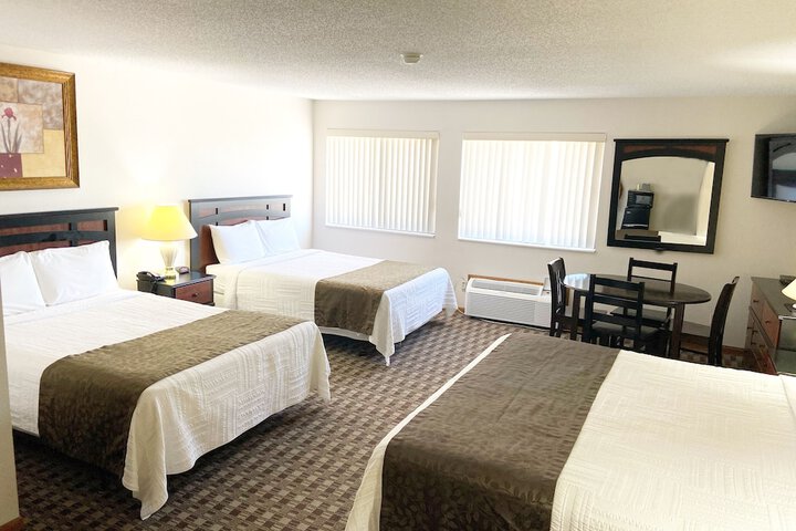 Room 10 of 27