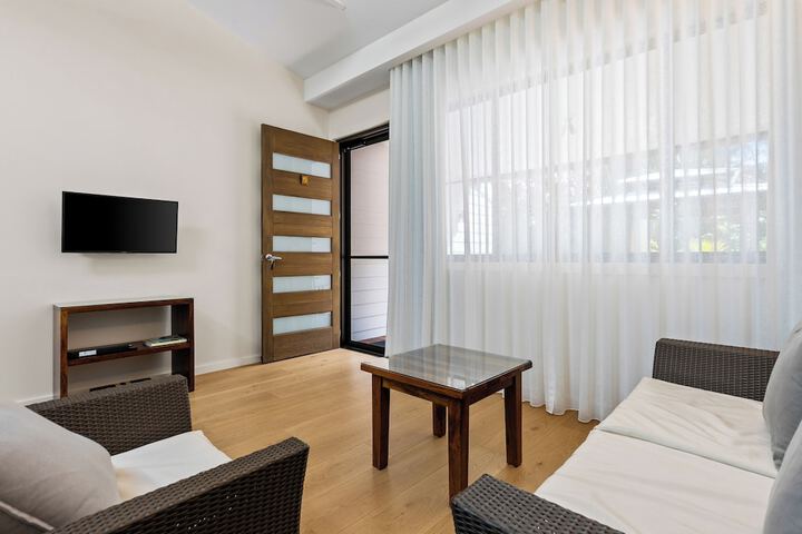 Room 8 of 32
