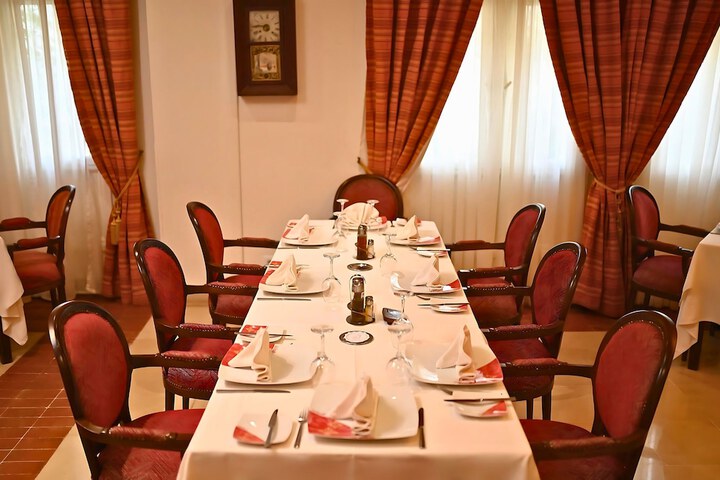 Dining 58 of 92