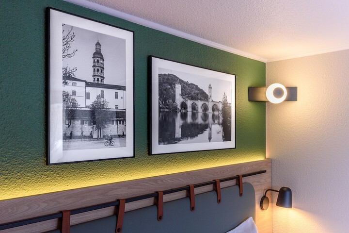Room 15 of 51