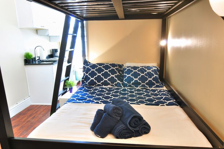 Room 49 of 214