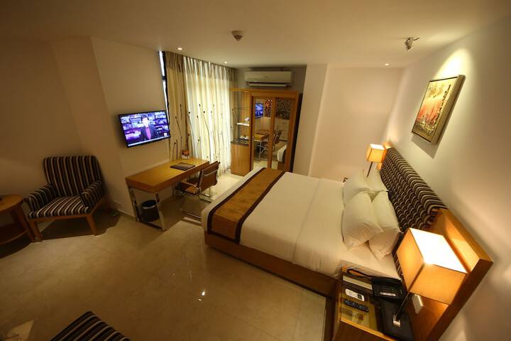 Room 41 of 100
