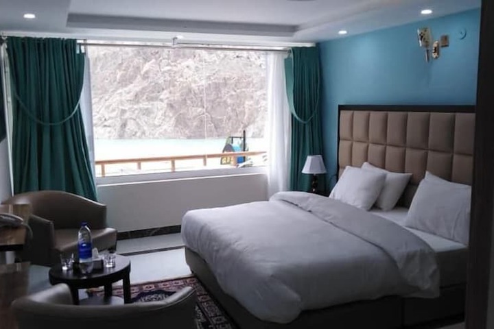 Room 11 of 23