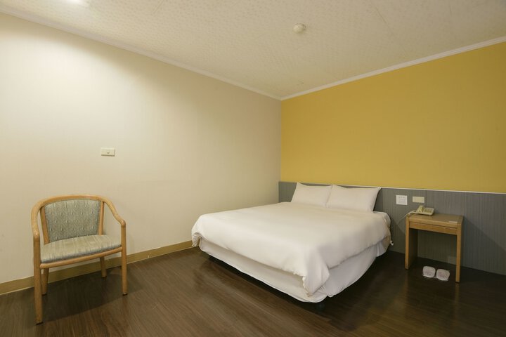 Room 27 of 49