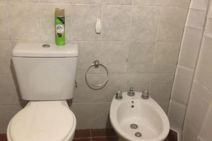 Room 7 of 12