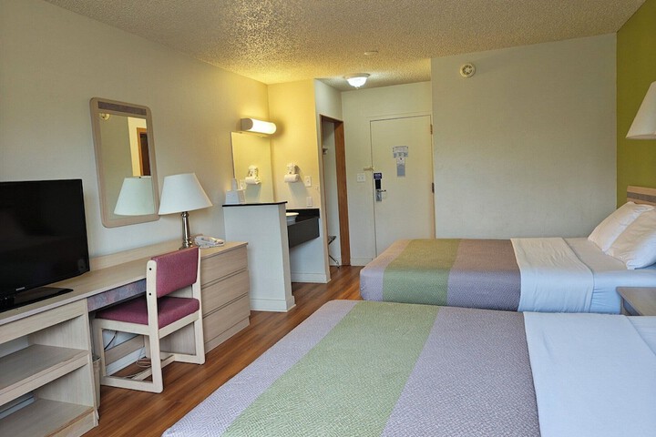 Room 20 of 38