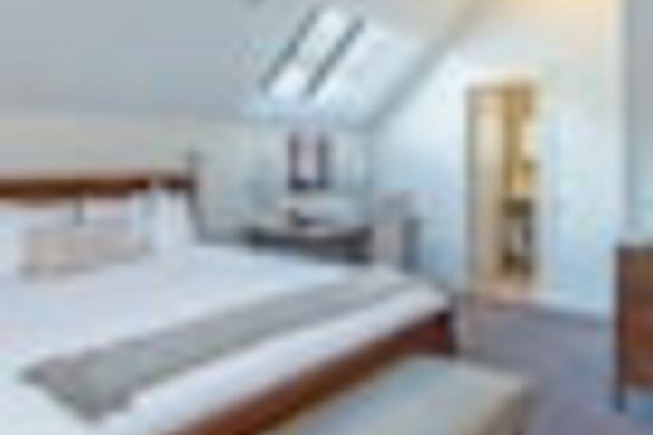 Room 74 of 279