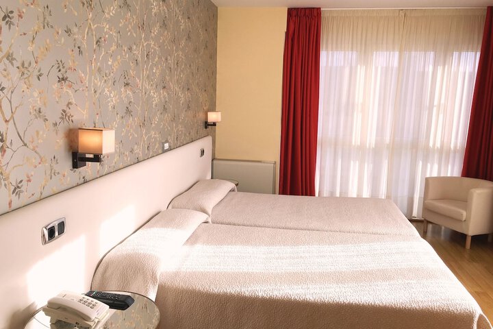 Room 27 of 90
