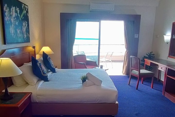 Room 176 of 650