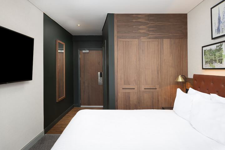 Room 15 of 51