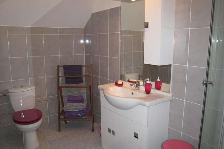 Room 4 of 6