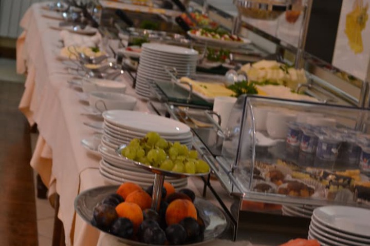 Dining 83 of 105