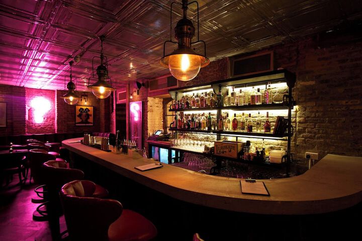 Lounge 85 of 93