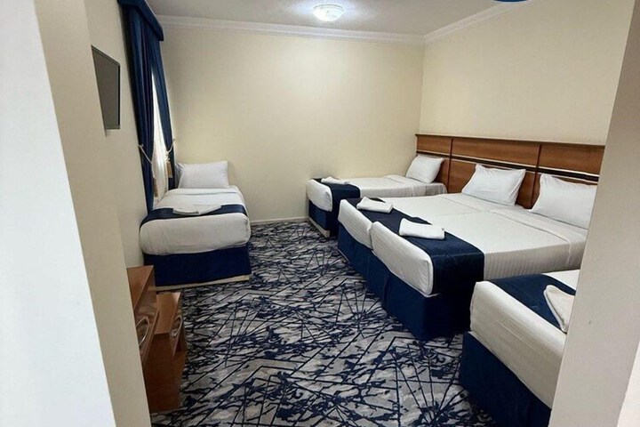 Room 10 of 21