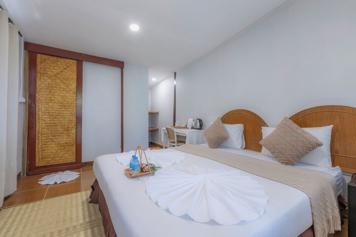 Room 3 of 43
