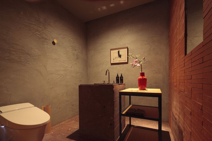 Room 6 of 31