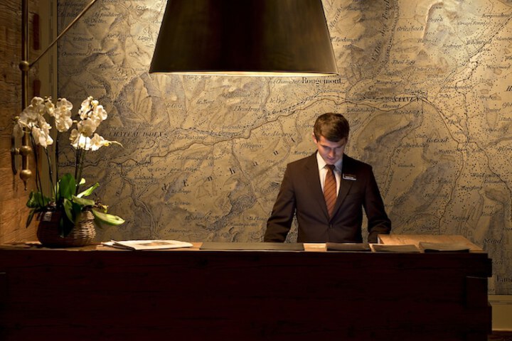 Concierge desk