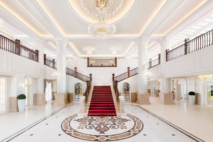 Entrance & Lobby