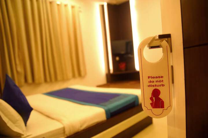 Room 28 of 63