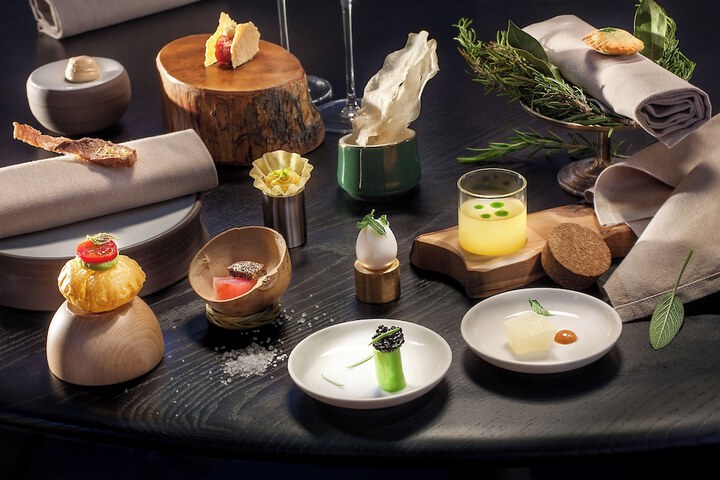 Dining 63 of 76