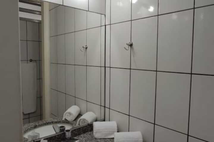 Room 16 of 38
