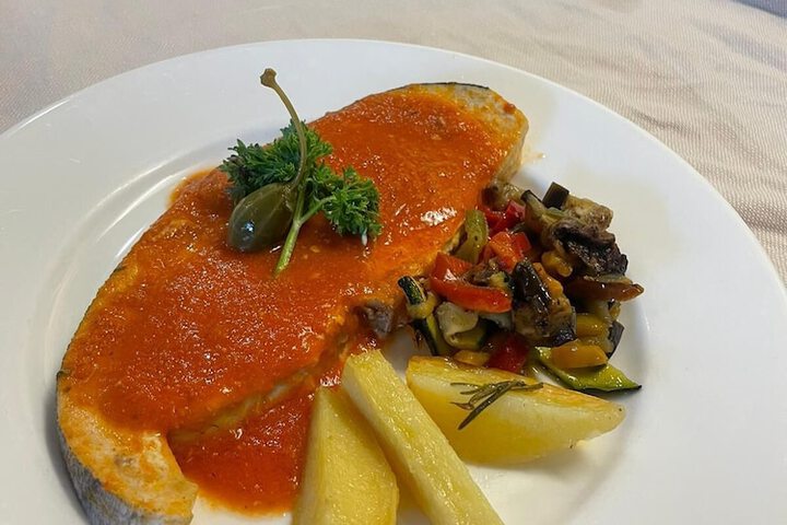 Dining 3 of 6